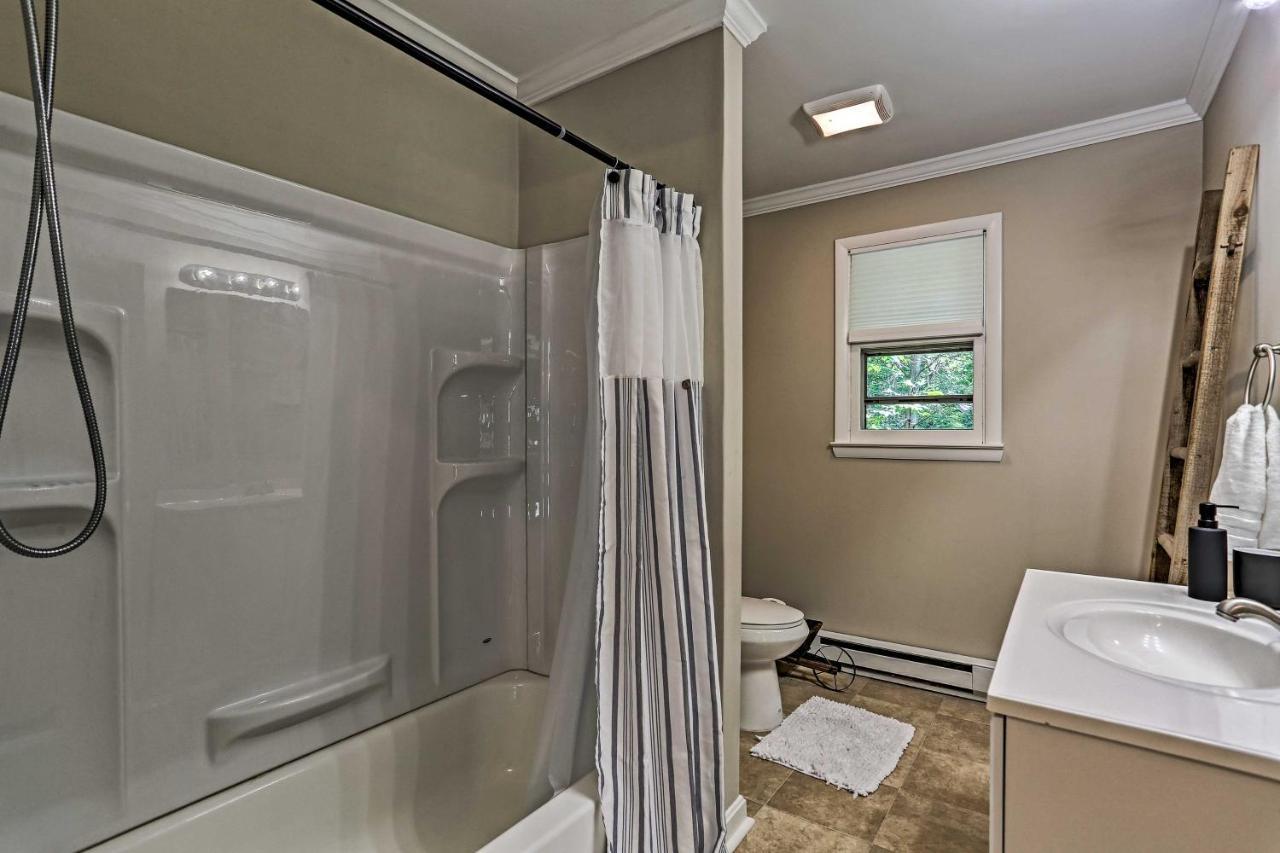 Modern East Stroudsburg Home With Deck And Gas Grill! Ngoại thất bức ảnh
