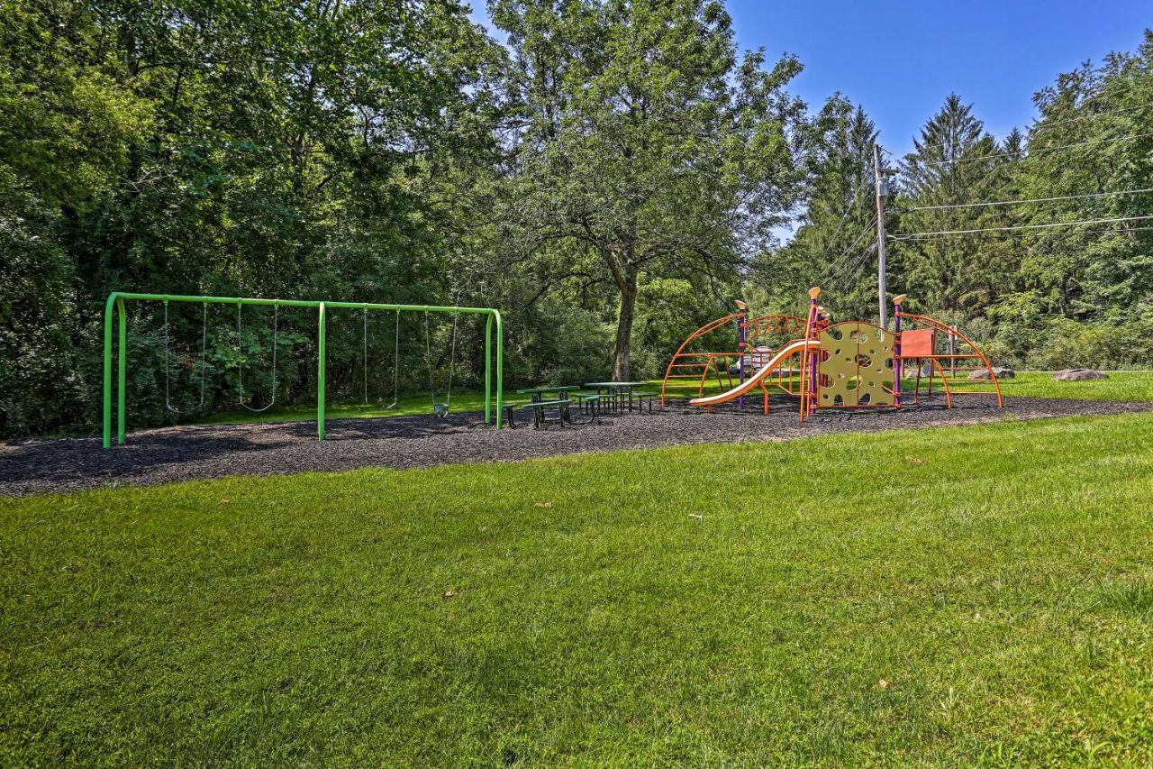 Modern East Stroudsburg Home With Deck And Gas Grill! Ngoại thất bức ảnh